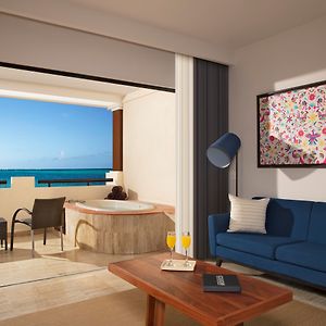 Preferred Club Junior Suite Ocean Front Triple